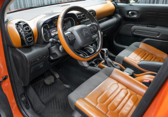 Подержанный автомобиль Citroen C3 Aircross 2018 года (16 фото)