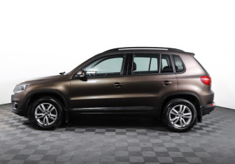 Подержанный автомобиль Volkswagen Tiguan 2015 года (8 фото)