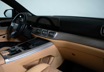 Подержанный автомобиль Jaecoo J8 2024 года (10 фото)