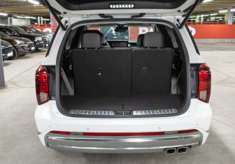 Подержанный автомобиль Hyundai Palisade 2023 года (10 фото)