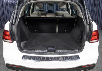 Подержанный автомобиль Mercedes-Benz GLE 2016 года (10 фото)