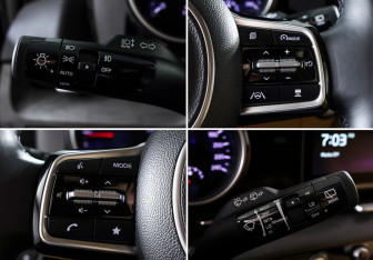 Подержанный автомобиль Kia Carnival 2021 года (25 фото)