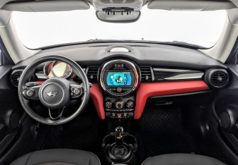 Подержанный автомобиль MINI Hatch 2021 года (14 фото)