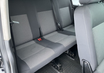 Подержанный автомобиль Volkswagen Caravelle 2013 года (13 фото)