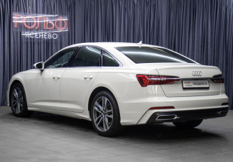 Подержанный автомобиль Audi A6 Sedan 2020 года (7 фото)
