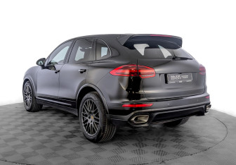 Подержанный автомобиль Porsche Cayenne 2017 года (7 фото)