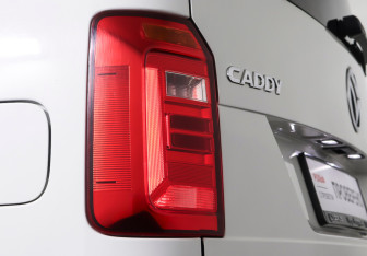 Подержанный автомобиль Volkswagen Caddy Compactvan 2019 года (17 фото)