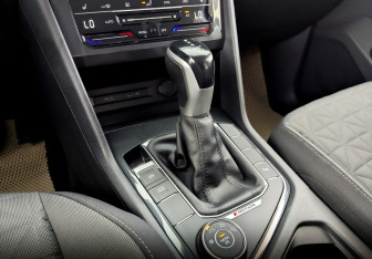 Подержанный автомобиль Volkswagen Tiguan 2021 года (27 фото)