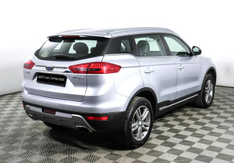 Подержанный автомобиль Geely Atlas 2018 года (3 фото)