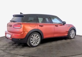 Подержанный автомобиль MINI Clubman Wagon 2020 года (5 фото)