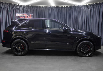 Подержанный автомобиль Porsche Cayenne 2015 года (4 фото)