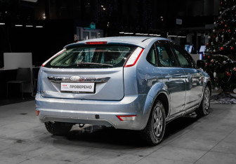 Подержанный автомобиль Ford Focus Hatchback 2008 года (4 фото)