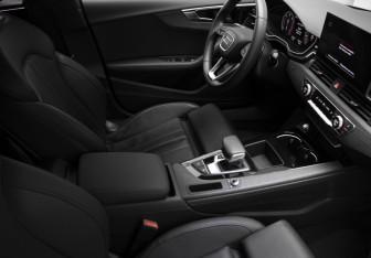 Подержанный автомобиль Audi A5 Liftback 2023 года (32 фото)