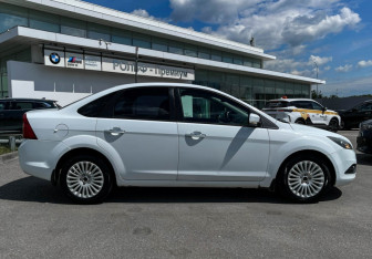 Подержанный автомобиль Ford Focus Sedan 2010 года (4 фото)