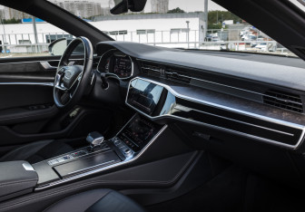 Подержанный автомобиль Audi A7 2018 года (16 фото)