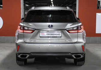 Подержанный автомобиль Lexus RX 2019 года (6 фото)
