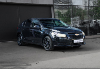 Подержанный автомобиль Chevrolet Cruze Hatchback 2012 года (3 фото)