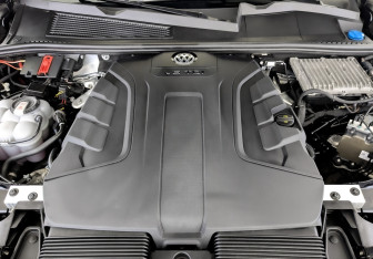 Подержанный автомобиль Volkswagen Touareg 2020 года (9 фото)