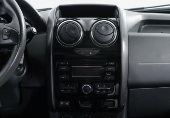 Подержанный автомобиль Renault Duster 2016 года (10 фото)