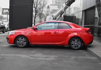 Подержанный автомобиль Kia Cerato Coupe 2011 года (8 фото)