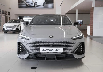 Новый Changan UNI-V 2024 (2 фото)