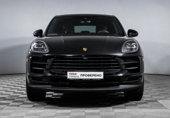 Подержанный автомобиль Porsche Macan 2021 года (2 фото)