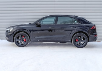 Подержанный автомобиль Audi Q8 2020 года (8 фото)