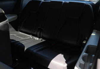 Подержанный автомобиль Kia Carnival 2021 года (11 фото)