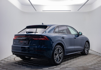 Подержанный автомобиль Audi Q8 2019 года (5 фото)