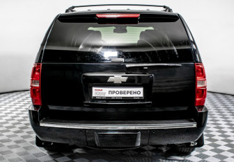 Подержанный автомобиль Chevrolet Tahoe 2012 года (6 фото)