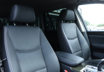 Подержанный автомобиль BMW X3 2014 года (14 фото)