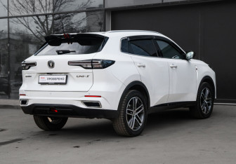 Подержанный автомобиль Changan UNI-S 2024 года (4 фото)