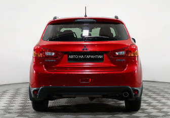 Подержанный автомобиль Mitsubishi ASX 2013 года (5 фото)
