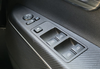 Подержанный автомобиль Mitsubishi Delica D:5 2019 года (16 фото)