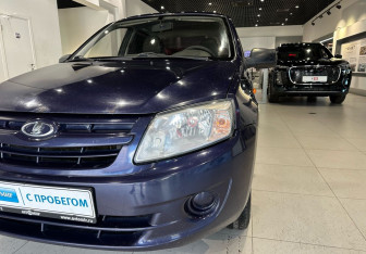 Подержанный автомобиль LADA (ВАЗ) Granta Sedan 2015 года (8 фото)