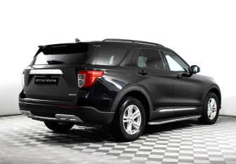 Подержанный автомобиль Ford Explorer 2020 года (3 фото)