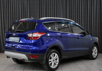 Подержанный автомобиль Ford Kuga 2018 года (4 фото)