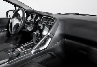 Подержанный автомобиль Peugeot 3008 2011 года (9 фото)