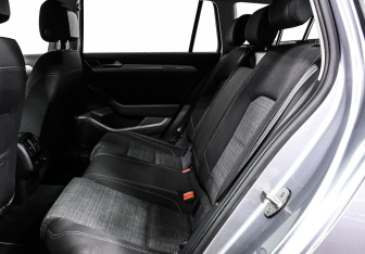 Подержанный автомобиль Volkswagen Passat Wagon 2019 года (14 фото)