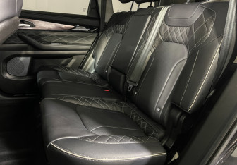 Подержанный автомобиль Exeed VX 2023 года (10 фото)