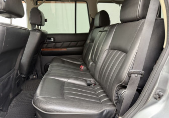 Подержанный автомобиль Nissan Patrol 2008 года (11 фото)