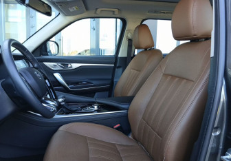Подержанный автомобиль Changan CS95 2023 года (21 фото)