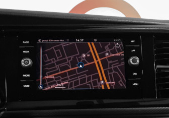 Подержанный автомобиль Volkswagen Caravelle 2022 года (14 фото)