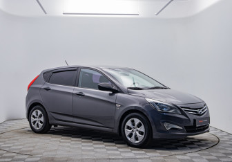 Подержанный автомобиль Hyundai Solaris Hatchback 2015 года (3 фото)