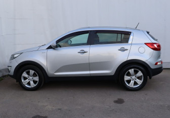 Подержанный автомобиль Kia Sportage 2013 года (8 фото)