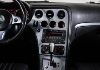 Подержанный автомобиль Alfa Romeo 159 Sedan 2007 года (14 фото)