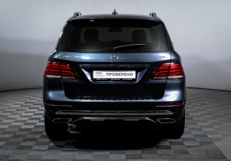 Подержанный автомобиль Mercedes-Benz GLE 2015 года (6 фото)