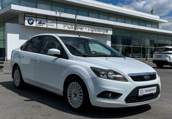 Подержанный автомобиль Ford Focus Sedan 2010 года (3 фото)
