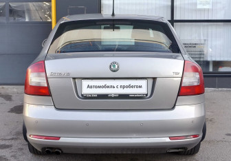 Подержанный автомобиль Skoda Octavia Liftback 2012 года (6 фото)