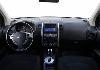 Подержанный автомобиль Nissan X-Trail 2012 года (13 фото)